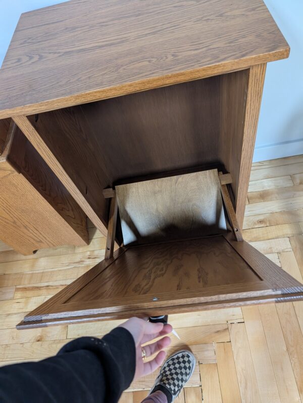 flat-top-trash-bin