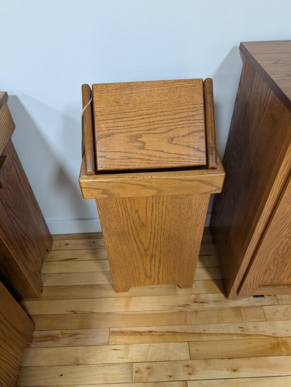 tilt-top-trash-bin
